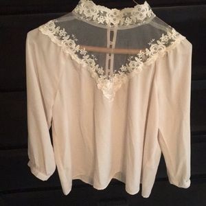 FEMININE BLOUSE